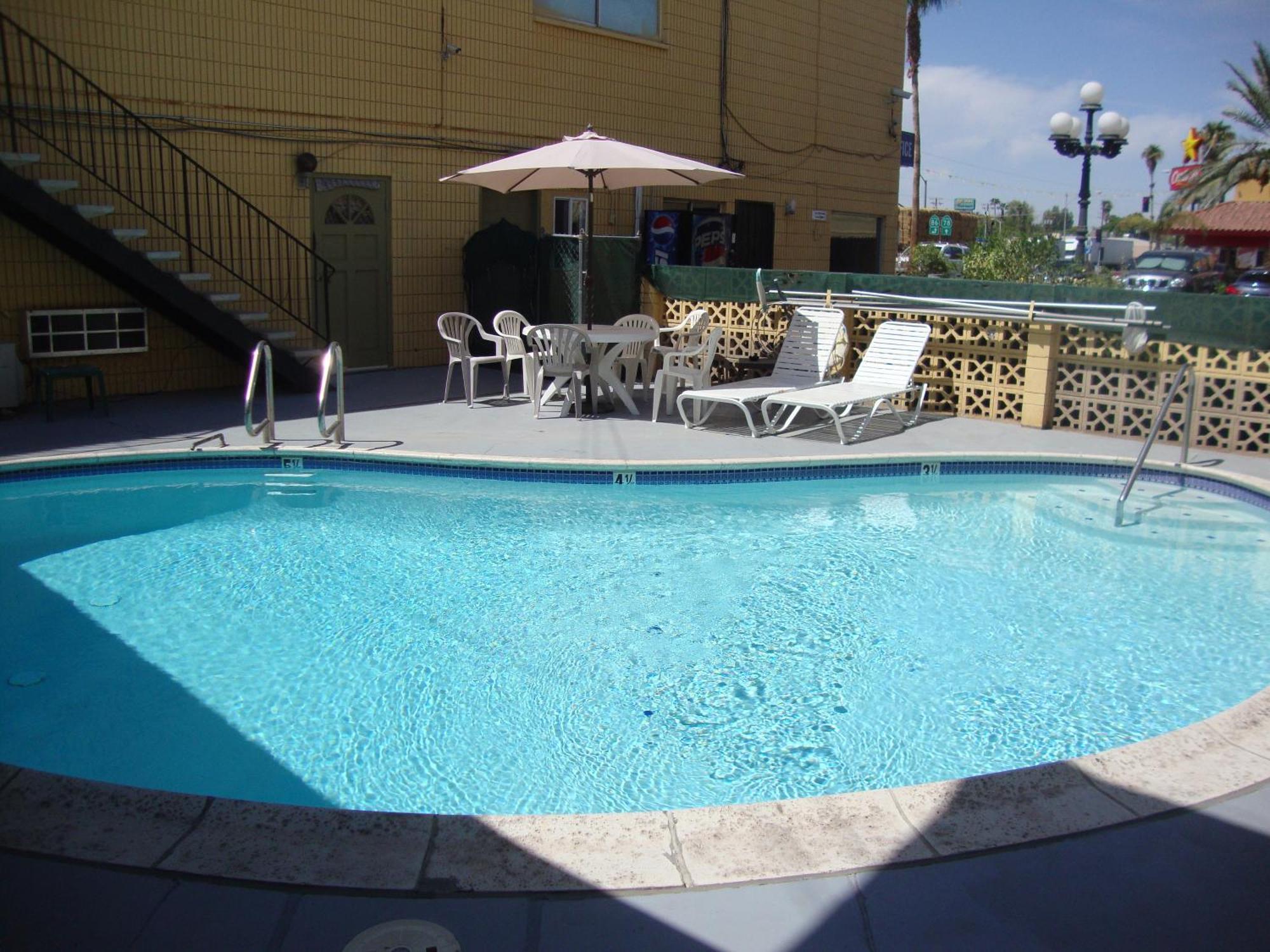 Townhouse Inn And Suites Brawley Facilități foto