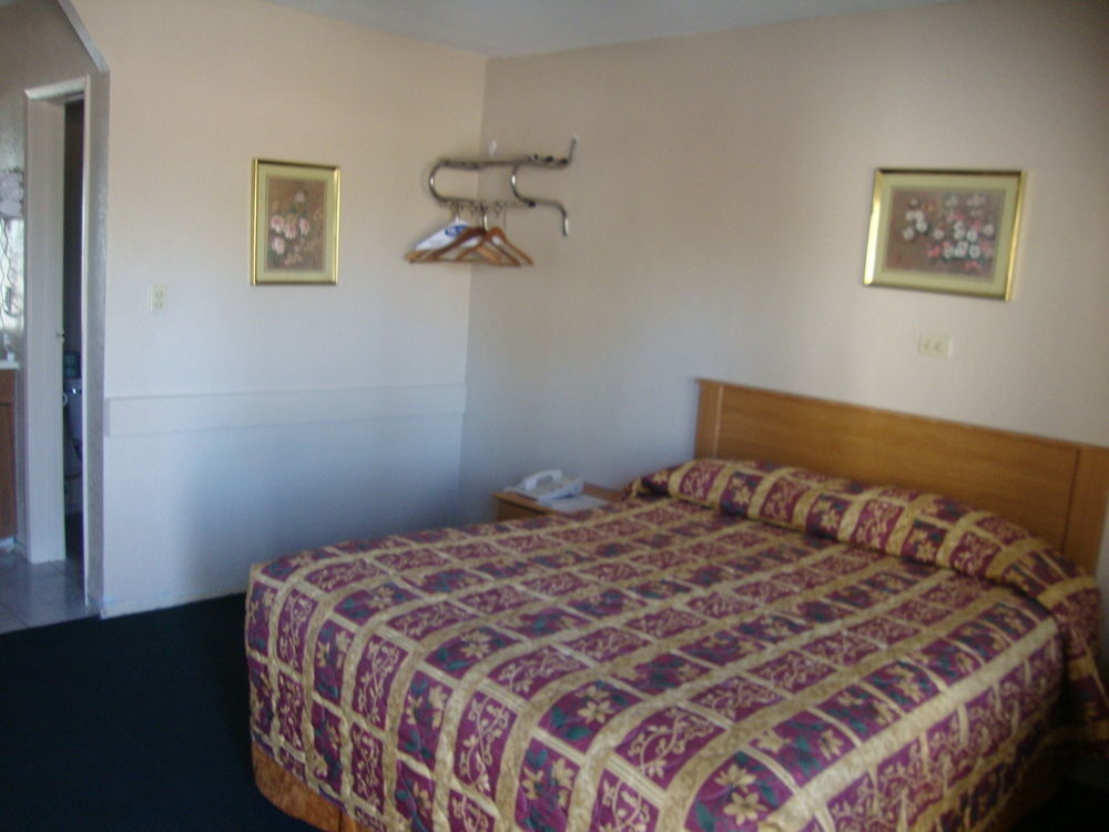Townhouse Inn And Suites Brawley Exterior foto