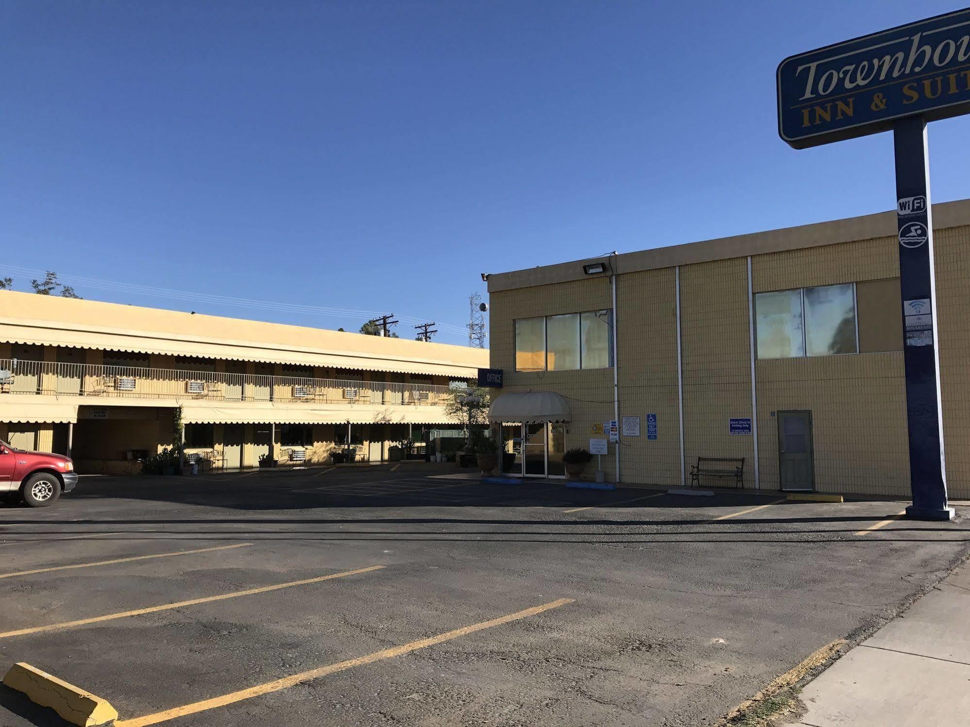 Townhouse Inn And Suites Brawley Exterior foto