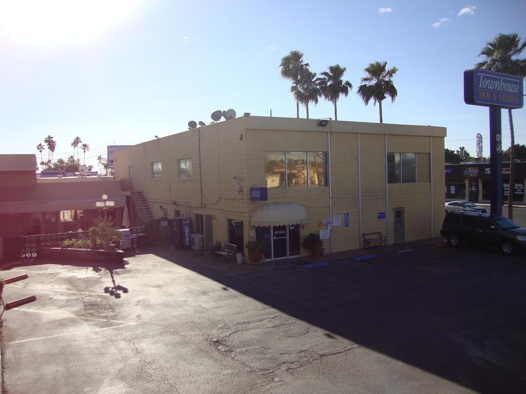 Townhouse Inn And Suites Brawley Exterior foto